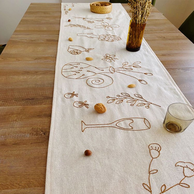 Hot Custom Wholesale Simple Country Embroidered Linen Runner