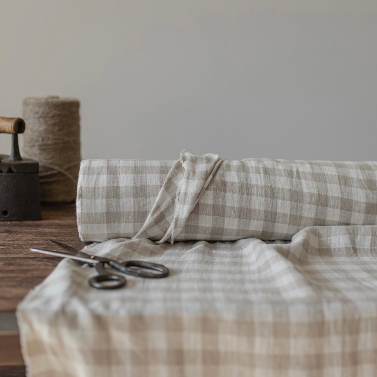 Gingham check pure linen fabric for clothing home textile